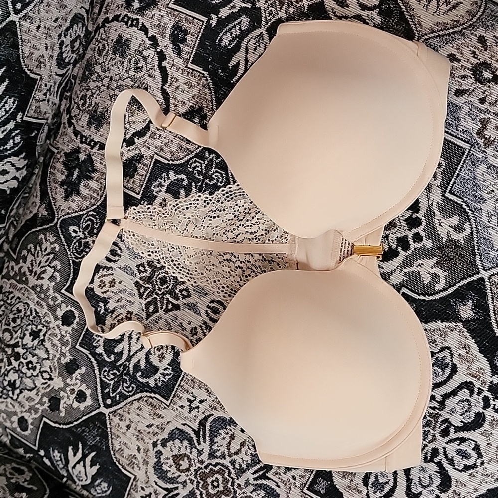 38DD Lively Bra